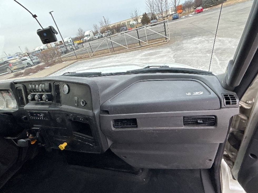 Medium Duty Box Truck-Light and Medium Duty Trucks-International-2021-MV607-Davenport-IA-147,021\n\t\tmiles-$ 59,000 - Image 21