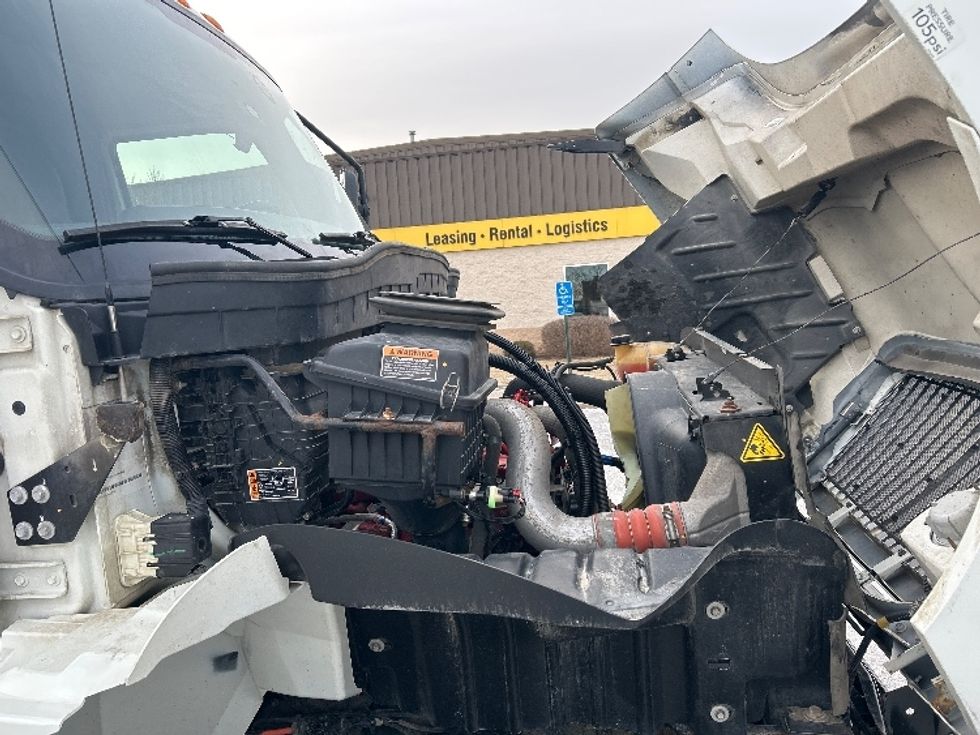 Medium Duty Box Truck-Light and Medium Duty Trucks-International-2021-MV607-Davenport-IA-147,021\n\t\tmiles-$ 59,000 - Image 23