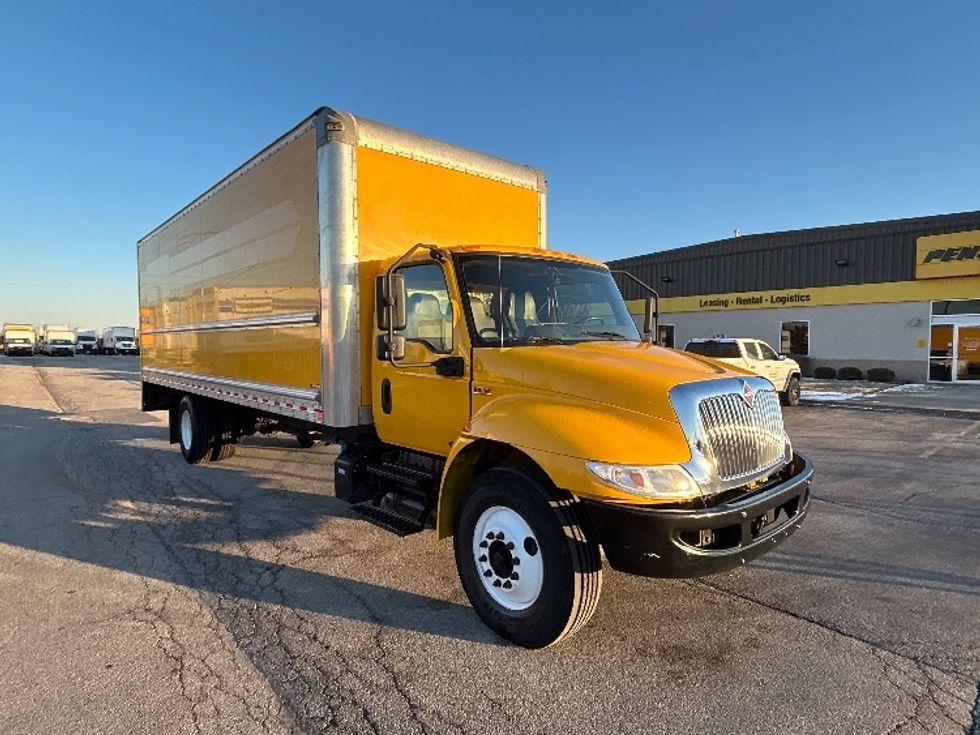 Medium Duty Box Truck-Light and Medium Duty Trucks-International-2021-MV607-Davenport-IA-235,710\n\t\tmiles-$ 33,000 - Image 1