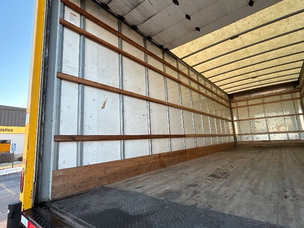 Medium Duty Box Truck-Light and Medium Duty Trucks-International-2021-MV607-Davenport-IA-235,710\n\t\tmiles-$ 33,000 - Image 10