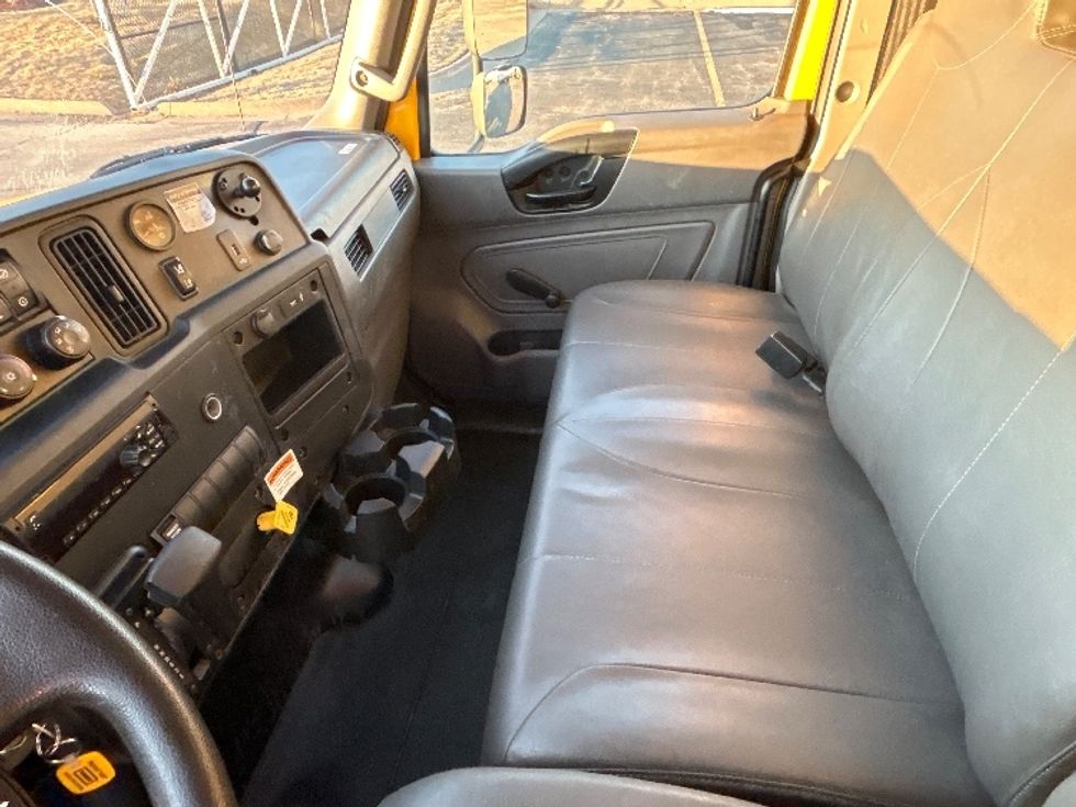 Medium Duty Box Truck-Light and Medium Duty Trucks-International-2021-MV607-Davenport-IA-235,710\n\t\tmiles-$ 33,000 - Image 17