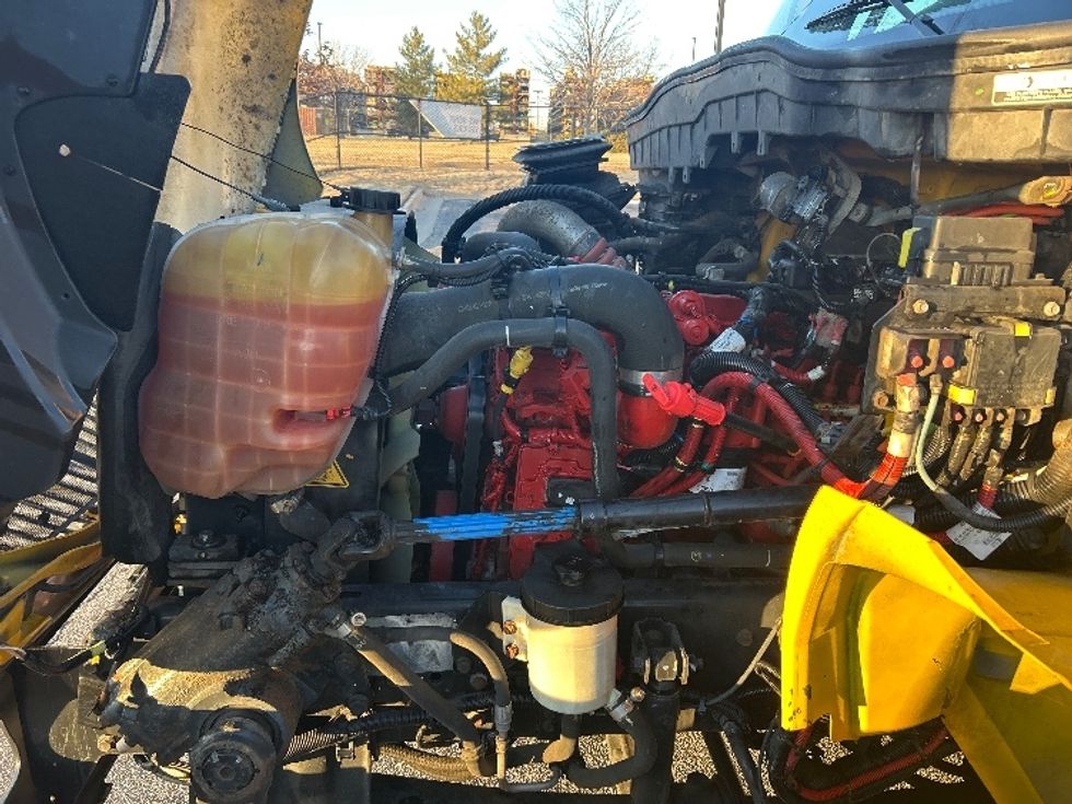 Medium Duty Box Truck-Light and Medium Duty Trucks-International-2021-MV607-Davenport-IA-235,710\n\t\tmiles-$ 33,000 - Image 22