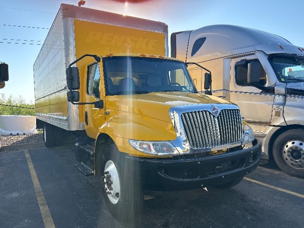 Medium Duty Box Truck-Light and Medium Duty Trucks-International-2021-MV607-Davenport-IA-278,198\n\t\tmiles-$ 28,750 - Image 1