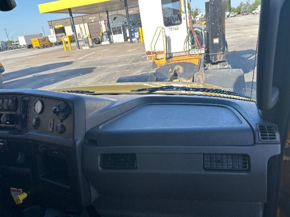 Medium Duty Box Truck-Light and Medium Duty Trucks-International-2021-MV607-Davenport-IA-278,198\n\t\tmiles-$ 28,750 - Image 20