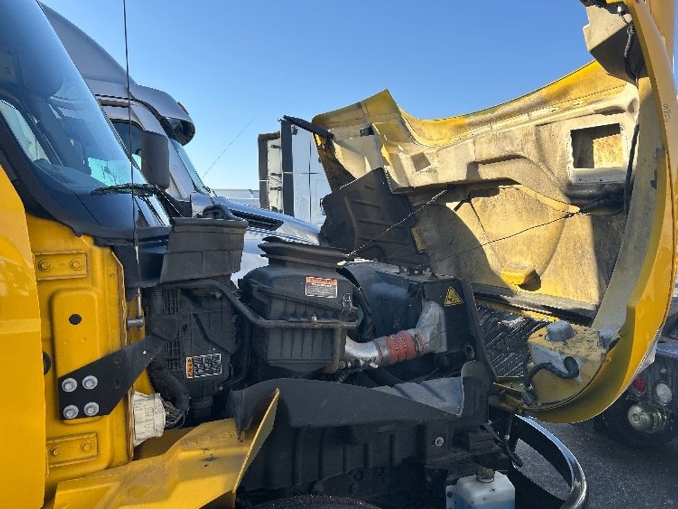 Medium Duty Box Truck-Light and Medium Duty Trucks-International-2021-MV607-Davenport-IA-278,198\n\t\tmiles-$ 28,750 - Image 22