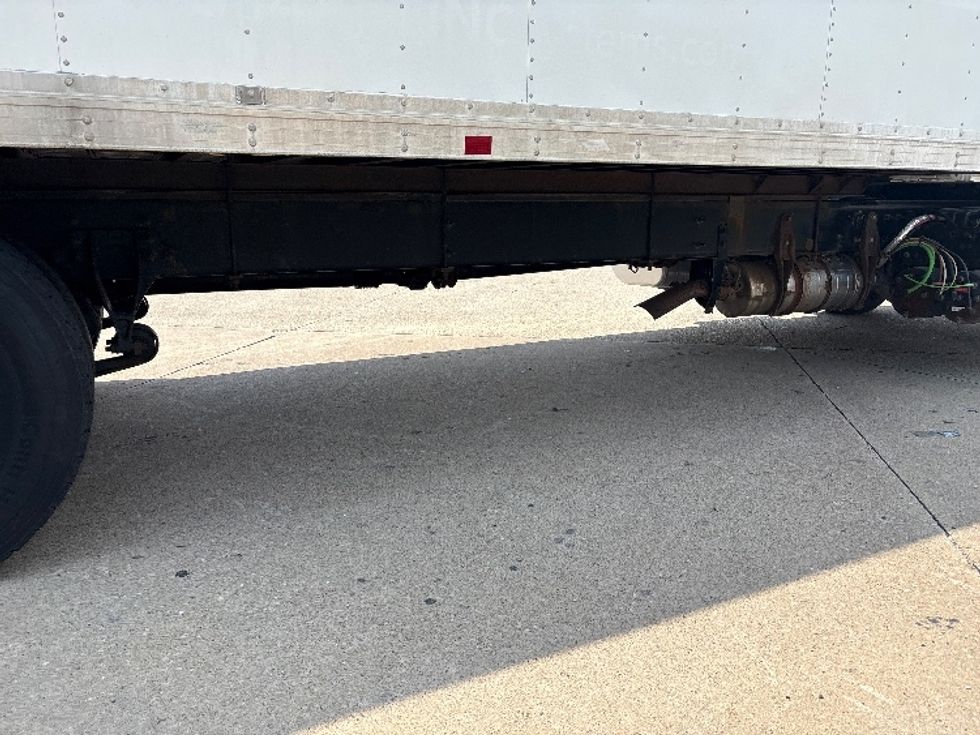 Medium Duty Box Truck-Light and Medium Duty Trucks-International-2021-MV607-Davenport-IA-305,430\n\t\tmiles-$ 41,750 - Image 14