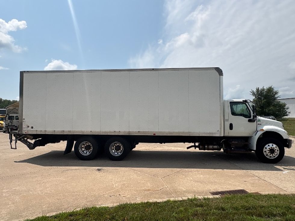 Medium Duty Box Truck-Light and Medium Duty Trucks-International-2021-MV607-Davenport-IA-305,430\n\t\tmiles-$ 41,750 - Image 15