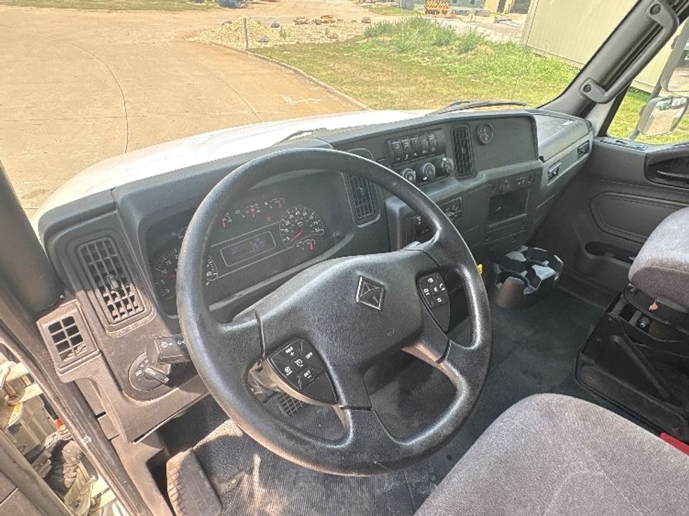 Medium Duty Box Truck-Light and Medium Duty Trucks-International-2021-MV607-Davenport-IA-305,430\n\t\tmiles-$ 41,750 - Image 17