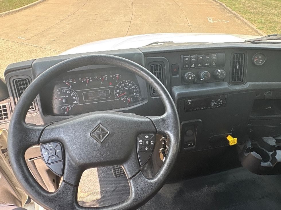 Medium Duty Box Truck-Light and Medium Duty Trucks-International-2021-MV607-Davenport-IA-305,430\n\t\tmiles-$ 41,750 - Image 18