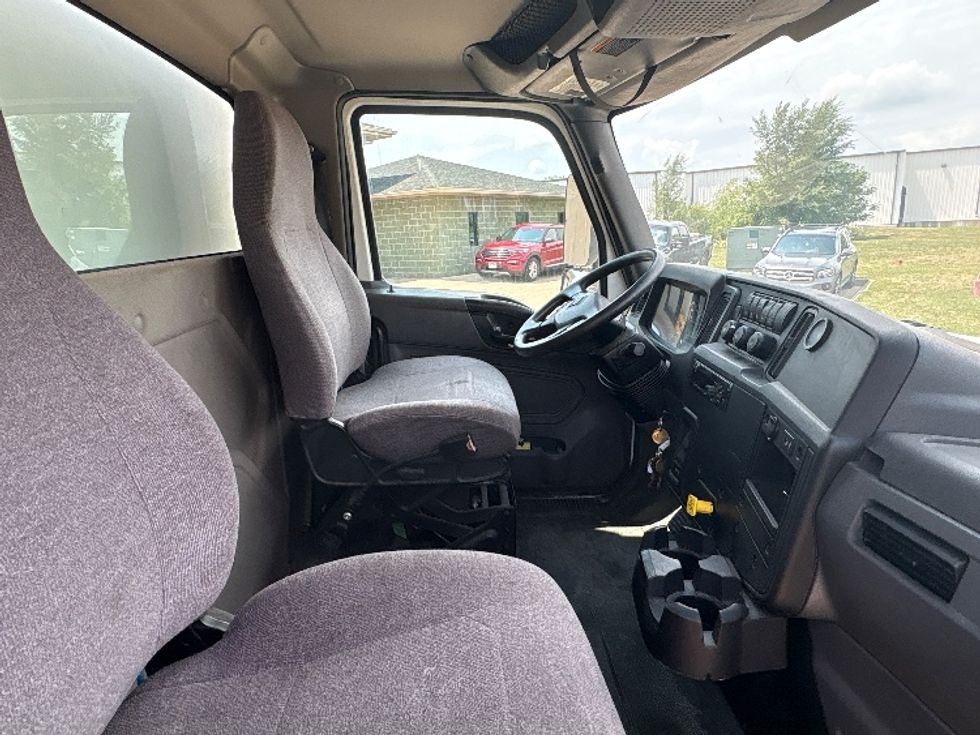Medium Duty Box Truck-Light and Medium Duty Trucks-International-2021-MV607-Davenport-IA-305,430\n\t\tmiles-$ 41,750 - Image 22