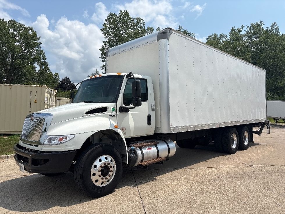 Medium Duty Box Truck-Light and Medium Duty Trucks-International-2021-MV607-Davenport-IA-305,430\n\t\tmiles-$ 41,750 - Image 3