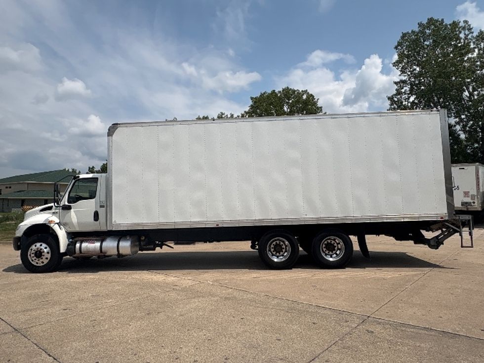 Medium Duty Box Truck-Light and Medium Duty Trucks-International-2021-MV607-Davenport-IA-305,430\n\t\tmiles-$ 41,750 - Image 4