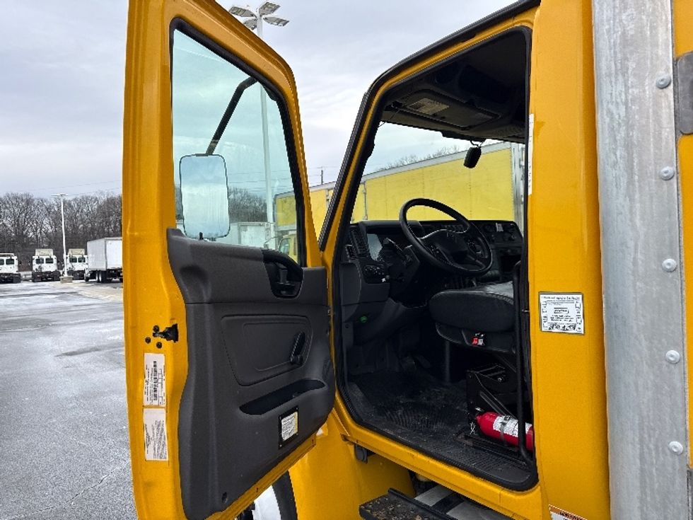 Medium Duty Box Truck-Light and Medium Duty Trucks-International-2021-MV607-Dayton-NJ-170,224\n\t\tmiles-$ 43,250 - Image 15