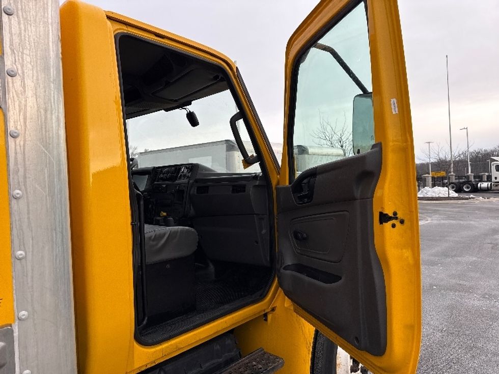 Medium Duty Box Truck-Light and Medium Duty Trucks-International-2021-MV607-Dayton-NJ-197,427\n\t\tmiles-$ 39,750 - Image 20