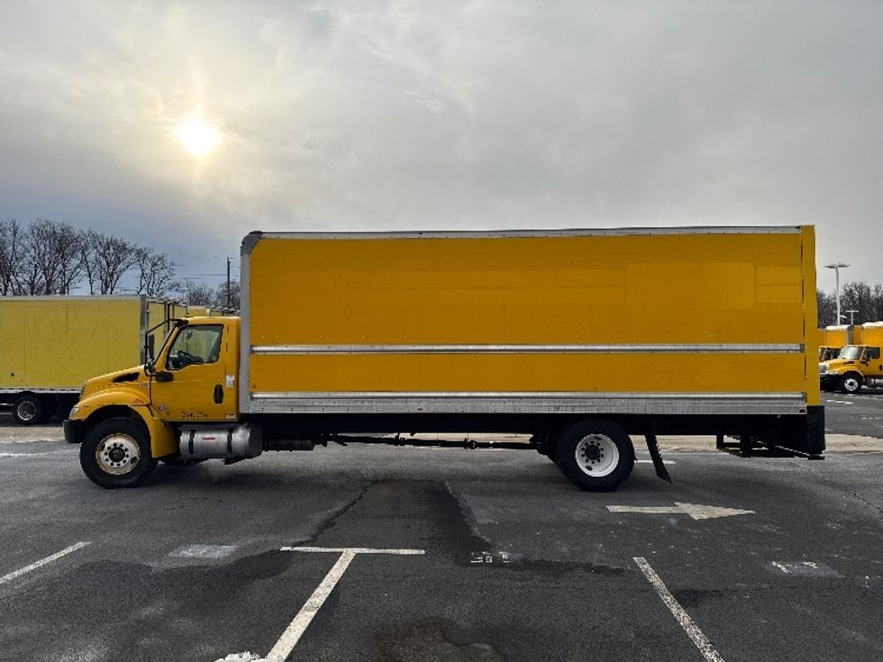 Medium Duty Box Truck-Light and Medium Duty Trucks-International-2021-MV607-Dayton-NJ-197,427\n\t\tmiles-$ 39,750 - Image 4