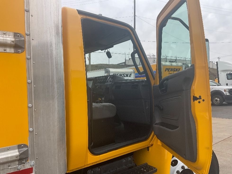 Medium Duty Box Truck-Light and Medium Duty Trucks-International-2021-MV607-Dayton-NJ-222,141\n\t\tmiles-$ 40,250 - Image 20
