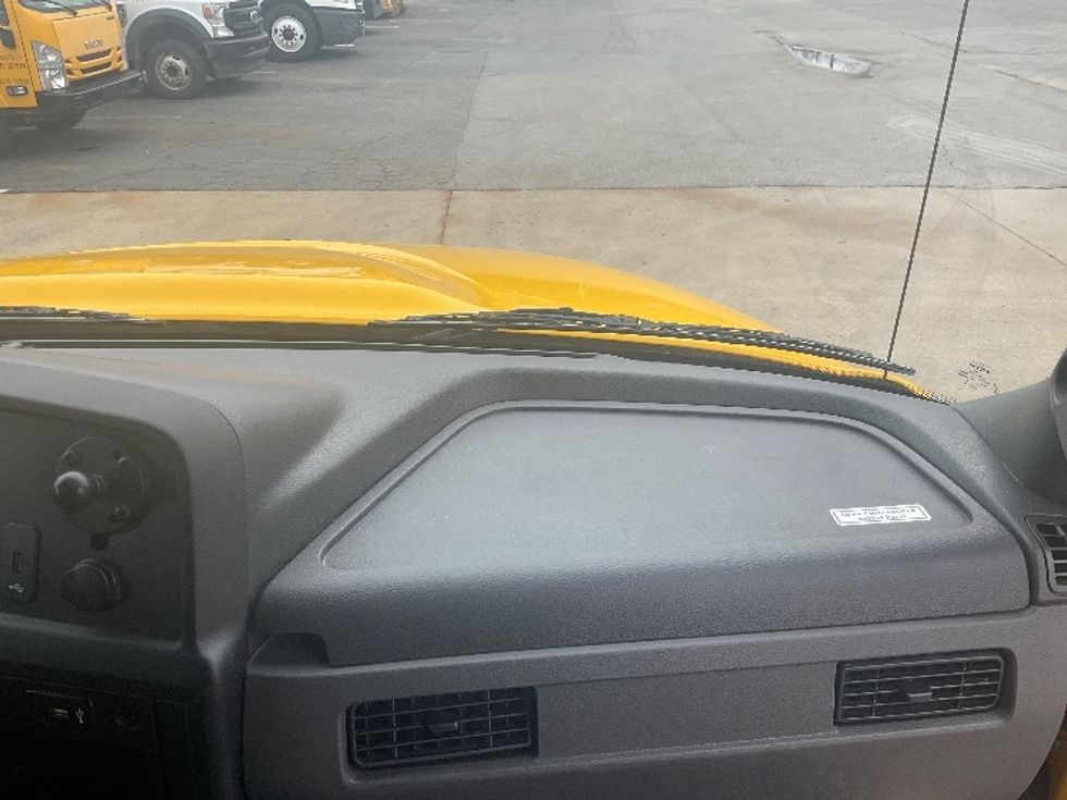 Medium Duty Box Truck-Light and Medium Duty Trucks-International-2021-MV607-Dayton-NJ-222,141\n\t\tmiles-$ 40,250 - Image 21