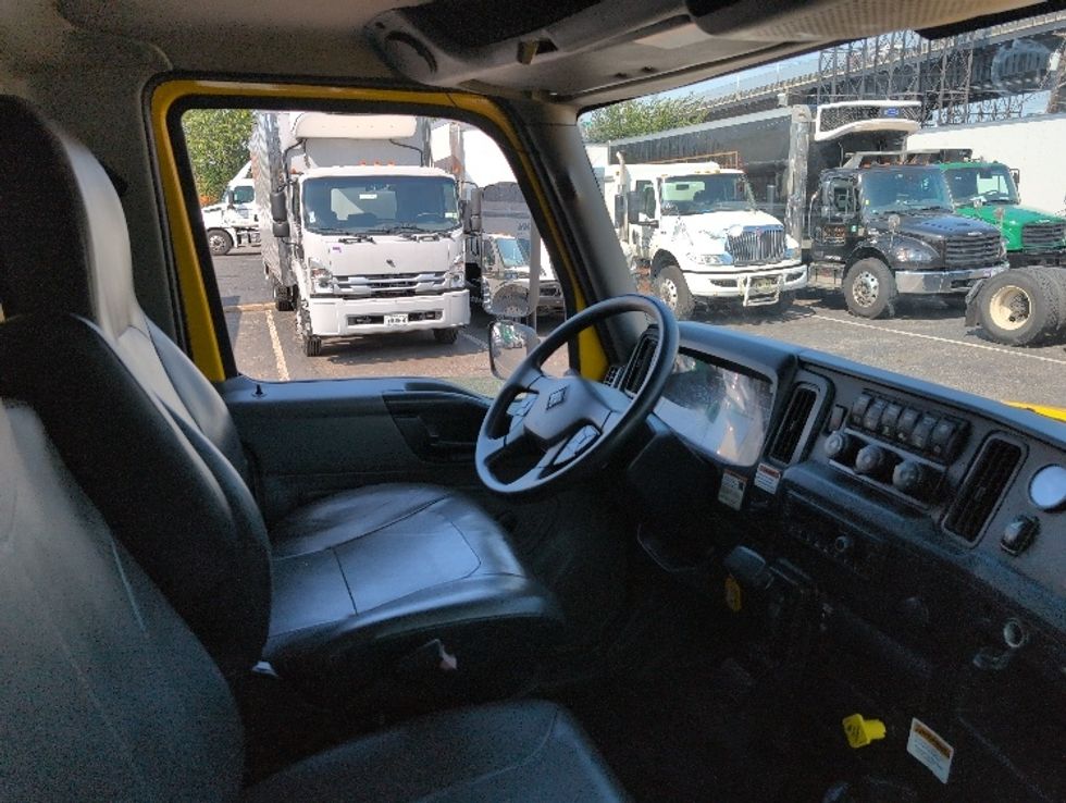 Medium Duty Box Truck-Light and Medium Duty Trucks-International-2021-MV607-Dayton-NJ-222,141\n\t\tmiles-$ 40,250 - Image 22