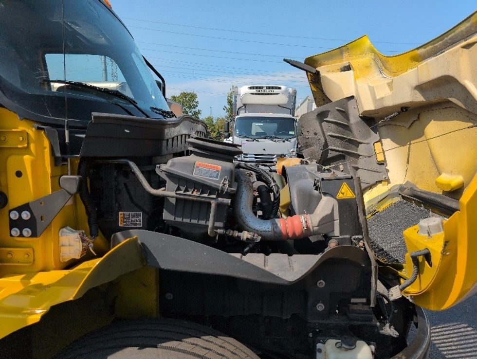 Medium Duty Box Truck-Light and Medium Duty Trucks-International-2021-MV607-Dayton-NJ-222,141\n\t\tmiles-$ 40,250 - Image 23
