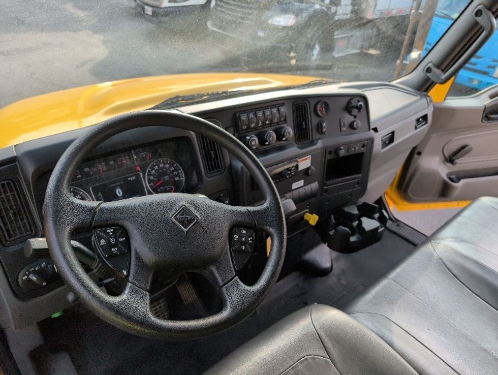 Medium Duty Box Truck-Light and Medium Duty Trucks-International-2021-MV607-Dayton-NJ-231,507\n\t\tmiles-$ 39,000 - Image 17