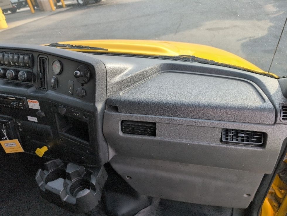 Medium Duty Box Truck-Light and Medium Duty Trucks-International-2021-MV607-Dayton-NJ-231,507\n\t\tmiles-$ 39,000 - Image 21