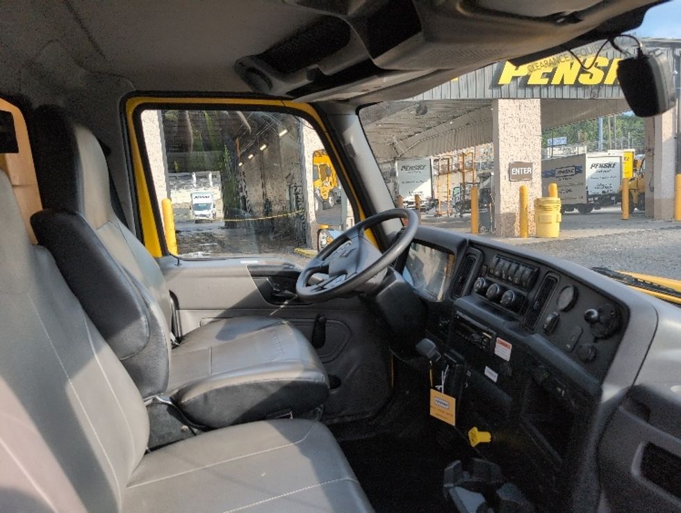 Medium Duty Box Truck-Light and Medium Duty Trucks-International-2021-MV607-Dayton-NJ-231,507\n\t\tmiles-$ 39,000 - Image 22