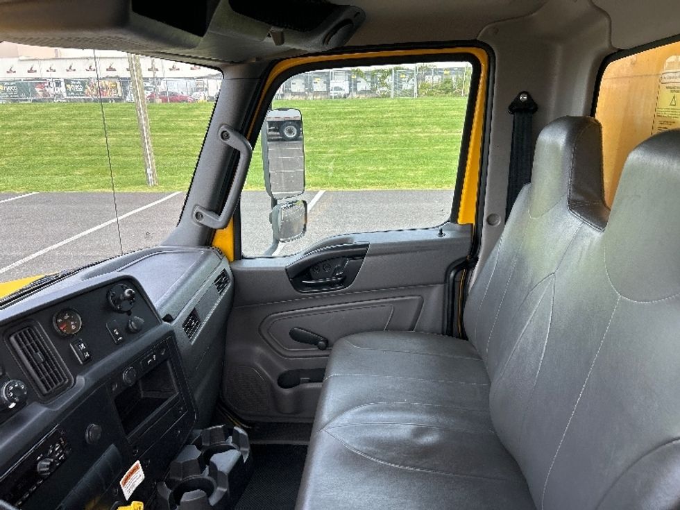 Medium Duty Box Truck-Light and Medium Duty Trucks-International-2021-MV607-Dayton-NJ-250,586\n\t\tmiles-$ 34,500 - Image 19