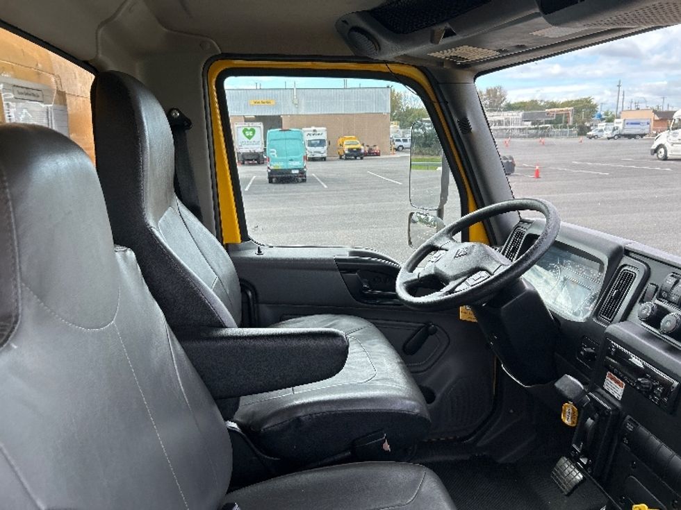 Medium Duty Box Truck-Light and Medium Duty Trucks-International-2021-MV607-Dayton-NJ-250,586\n\t\tmiles-$ 34,500 - Image 22