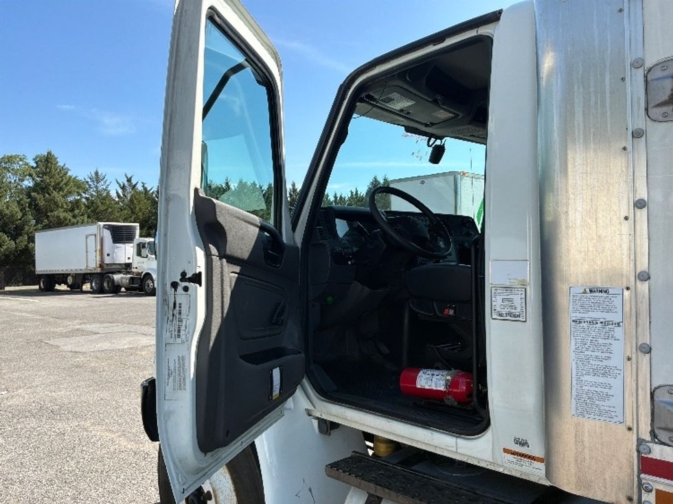 Medium Duty Box Truck-Light and Medium Duty Trucks-International-2021-MV607-Dayton-NJ-291,669\n\t\tmiles-$ 41,000 - Image 16