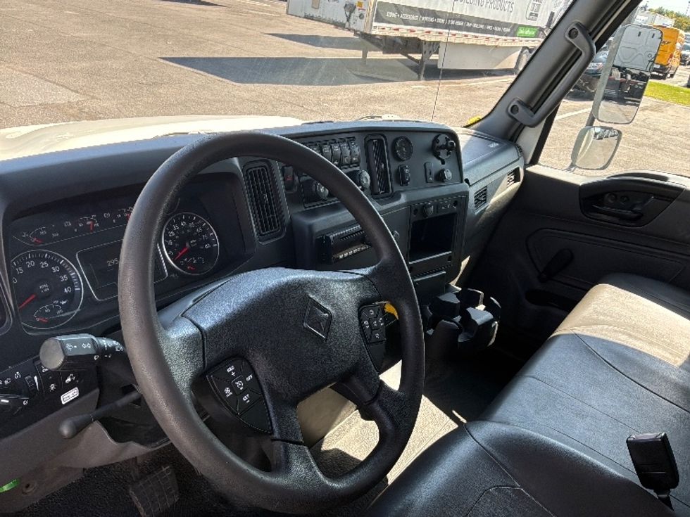 Medium Duty Box Truck-Light and Medium Duty Trucks-International-2021-MV607-Dayton-NJ-291,669\n\t\tmiles-$ 41,000 - Image 17
