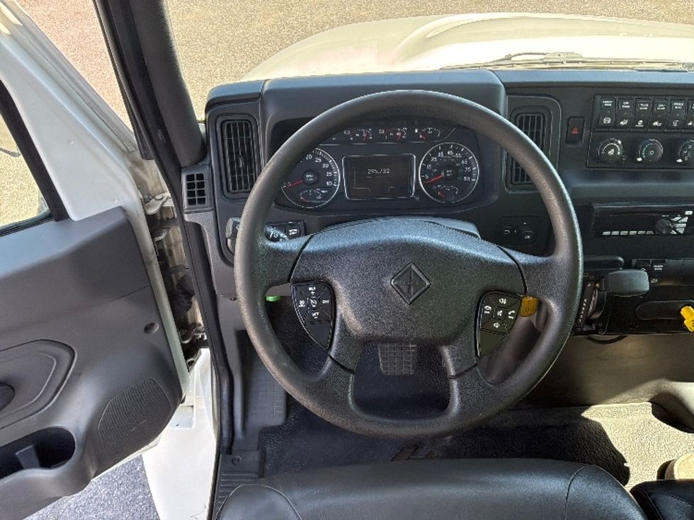 Medium Duty Box Truck-Light and Medium Duty Trucks-International-2021-MV607-Dayton-NJ-291,669\n\t\tmiles-$ 41,000 - Image 18