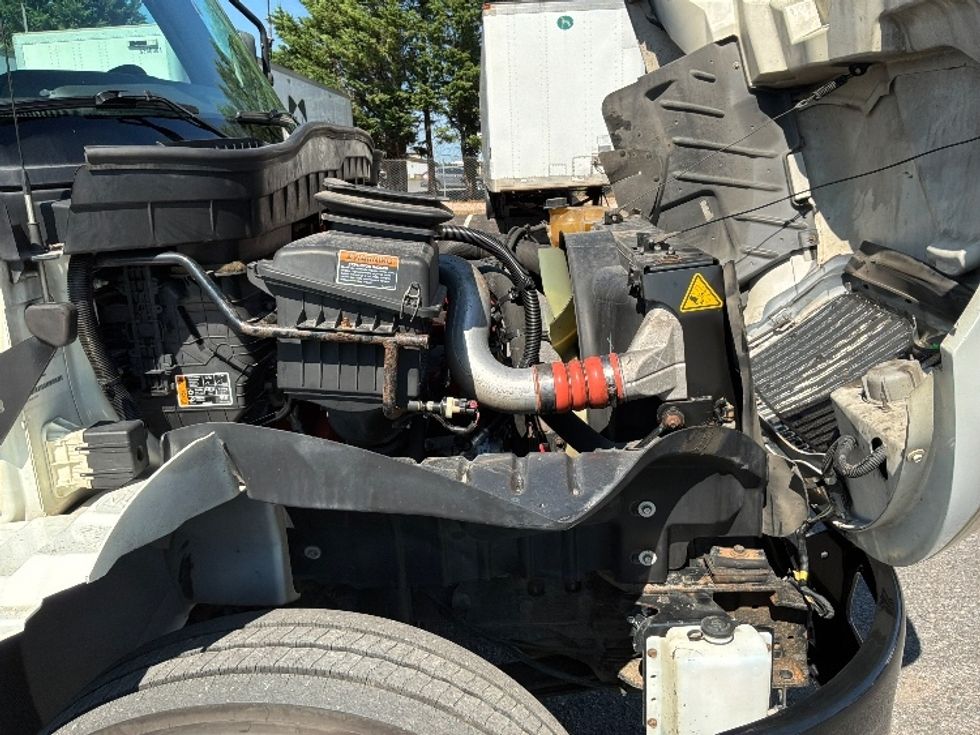 Medium Duty Box Truck-Light and Medium Duty Trucks-International-2021-MV607-Dayton-NJ-291,669\n\t\tmiles-$ 41,000 - Image 23