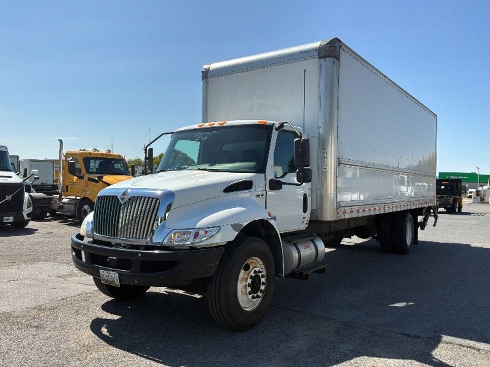 Medium Duty Box Truck-Light and Medium Duty Trucks-International-2021-MV607-Dayton-NJ-291,669\n\t\tmiles-$ 41,000 - Image 3