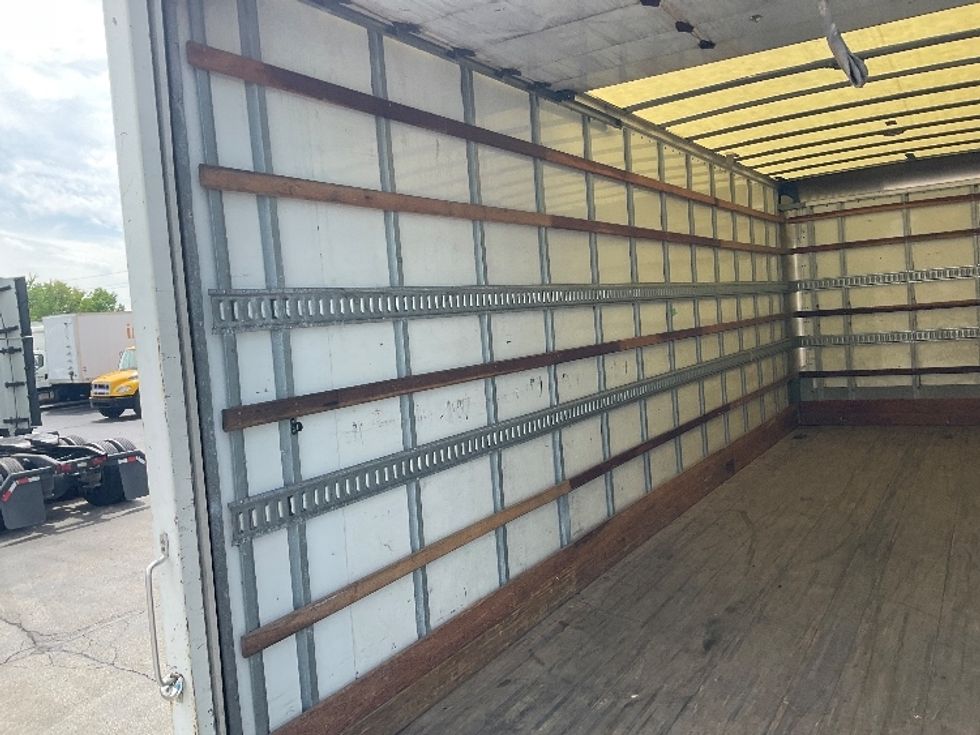 Medium Duty Box Truck-Light and Medium Duty Trucks-International-2021-MV607-Dayton-OH-252,659\n\t\tmiles-$ 41,000 - Image 11
