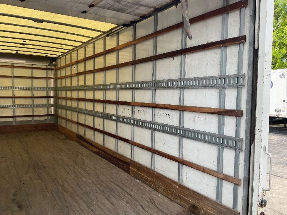 Medium Duty Box Truck-Light and Medium Duty Trucks-International-2021-MV607-Dayton-OH-252,659\n\t\tmiles-$ 41,000 - Image 12