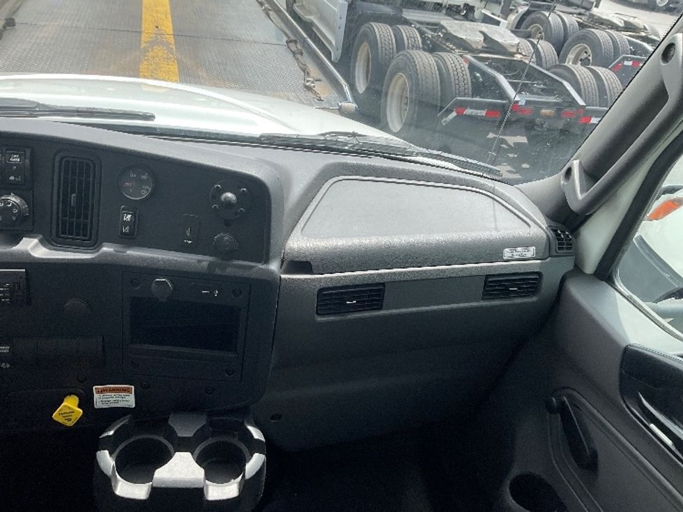 Medium Duty Box Truck-Light and Medium Duty Trucks-International-2021-MV607-Dayton-OH-252,659\n\t\tmiles-$ 41,000 - Image 20