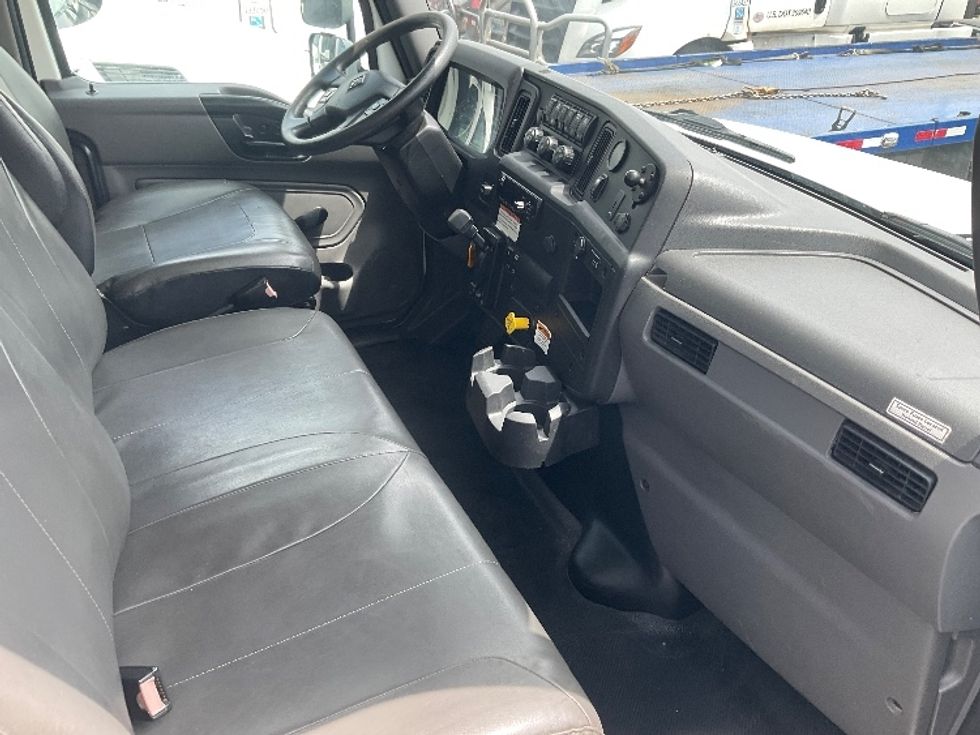 Medium Duty Box Truck-Light and Medium Duty Trucks-International-2021-MV607-Dayton-OH-252,659\n\t\tmiles-$ 41,000 - Image 21