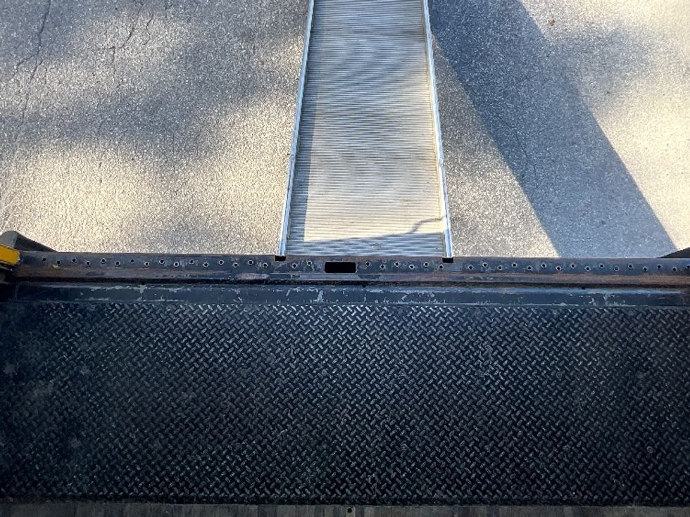 Medium Duty Box Truck-Light and Medium Duty Trucks-International-2021-MV607-Daytona Beach-FL-211,189\n\t\tmiles-$ 40,750 - Image 10