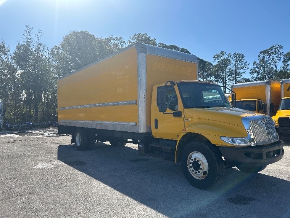 Medium Duty Box Truck-Light and Medium Duty Trucks-International-2021-MV607-Daytona Beach-FL-211,189\n\t\tmiles-$ 40,750 - Image 3