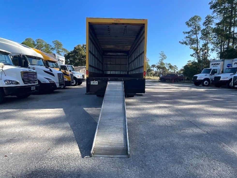 Medium Duty Box Truck-Light and Medium Duty Trucks-International-2021-MV607-Daytona Beach-FL-211,189\n\t\tmiles-$ 40,750 - Image 9