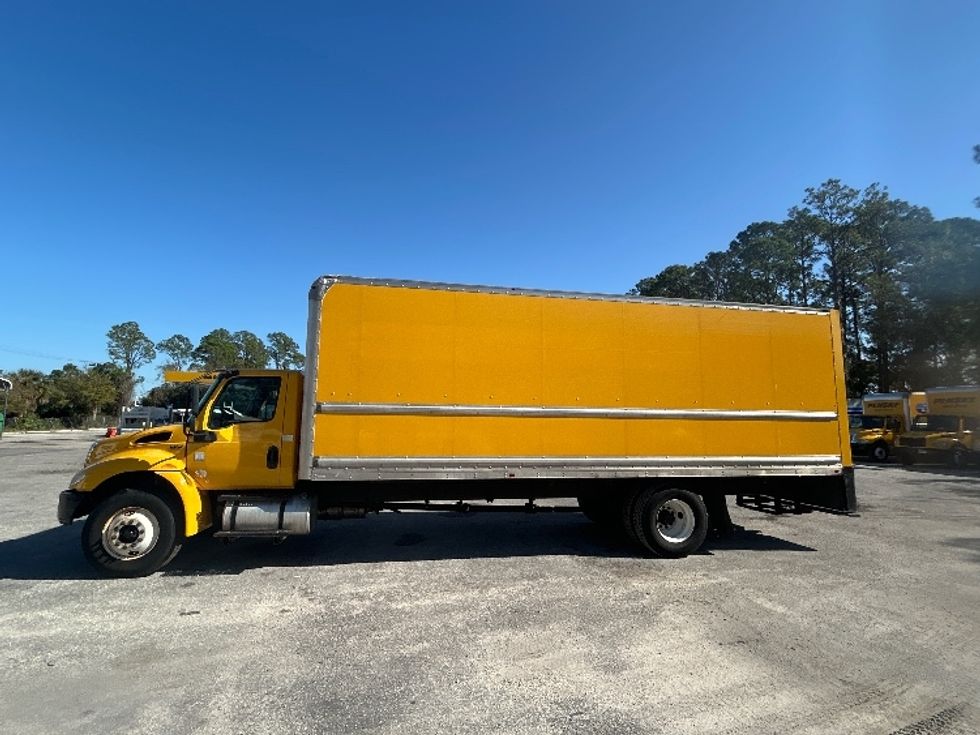 Medium Duty Box Truck-Light and Medium Duty Trucks-International-2021-MV607-Daytona Beach-FL-211,189\n\t\tmiles-$ 40,750 - Image 4
