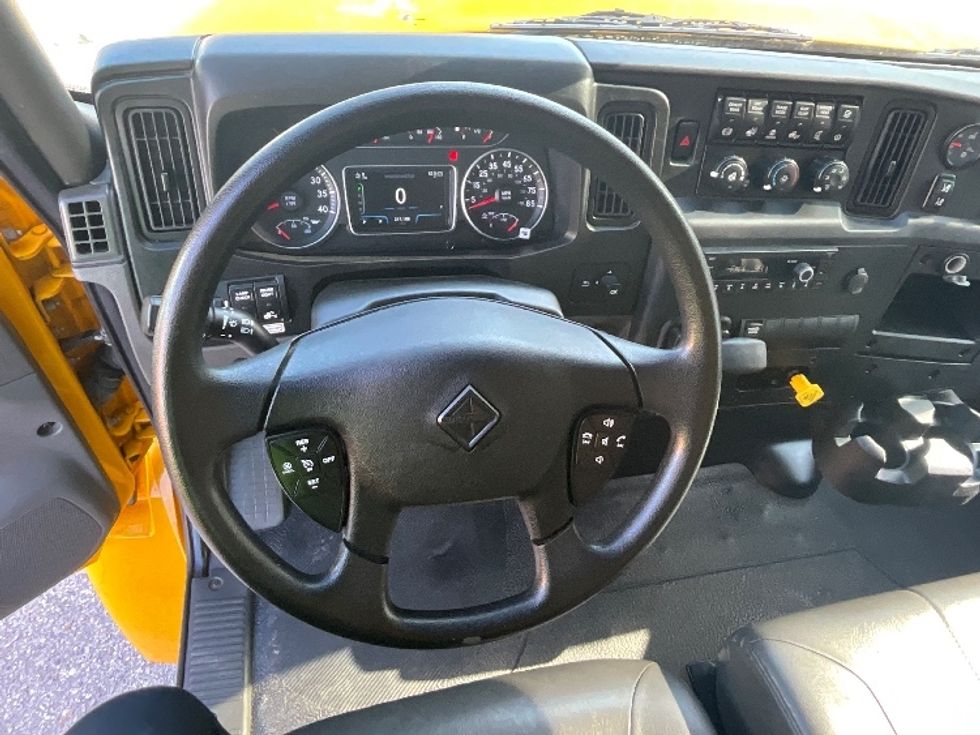 Medium Duty Box Truck-Light and Medium Duty Trucks-International-2021-MV607-Daytona Beach-FL-211,189\n\t\tmiles-$ 40,750 - Image 18