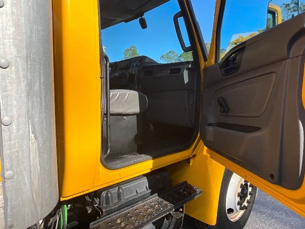 Medium Duty Box Truck-Light and Medium Duty Trucks-International-2021-MV607-Daytona Beach-FL-211,189\n\t\tmiles-$ 40,750 - Image 20