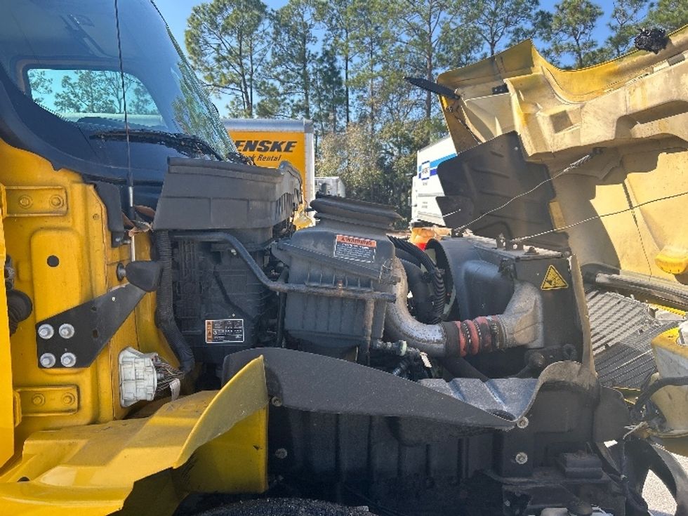 Medium Duty Box Truck-Light and Medium Duty Trucks-International-2021-MV607-Daytona Beach-FL-211,189\n\t\tmiles-$ 40,750 - Image 23