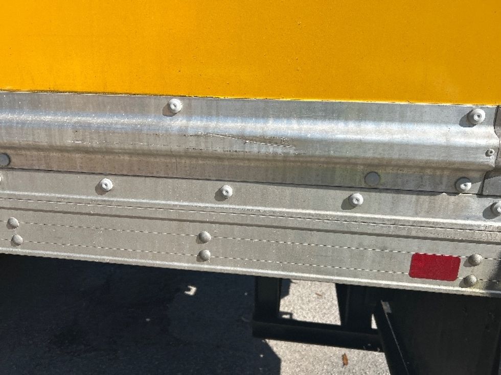 Medium Duty Box Truck-Light and Medium Duty Trucks-International-2021-MV607-Daytona Beach-FL-211,189\n\t\tmiles-$ 40,750 - Image 31