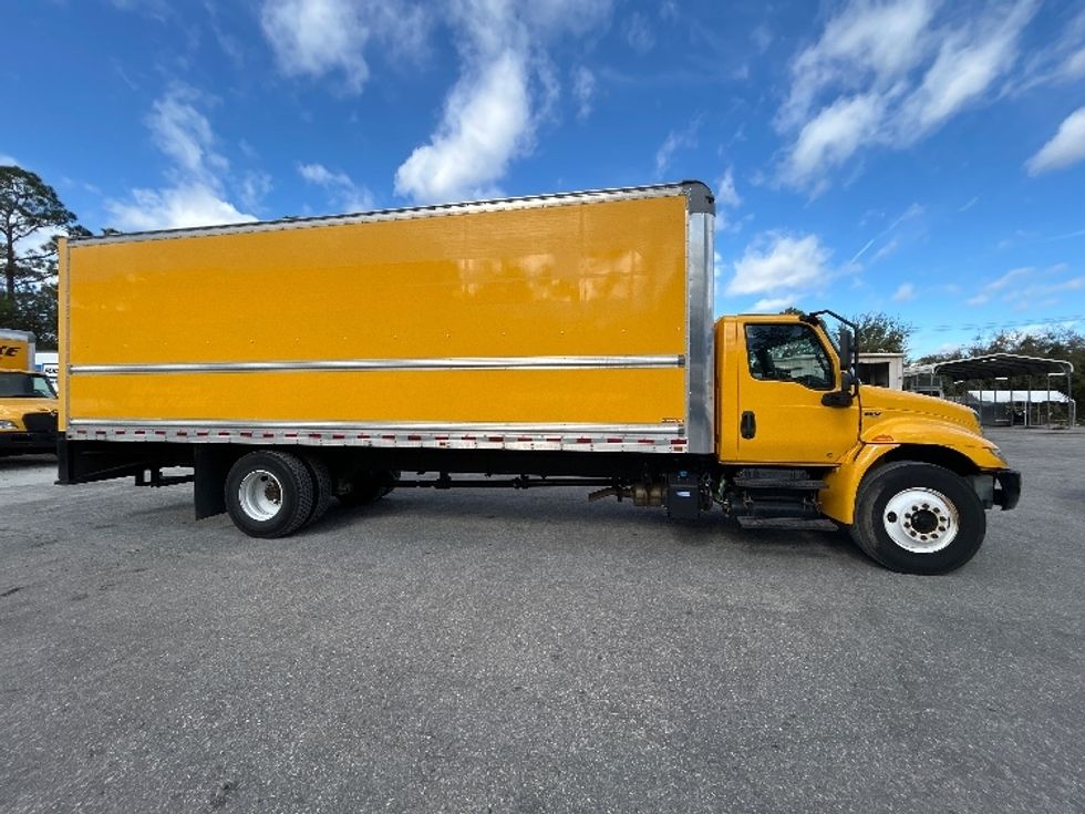 Medium Duty Box Truck-Light and Medium Duty Trucks-International-2021-MV607-Daytona Beach-FL-217,817\n\t\tmiles-$ 39,750 - Image 15