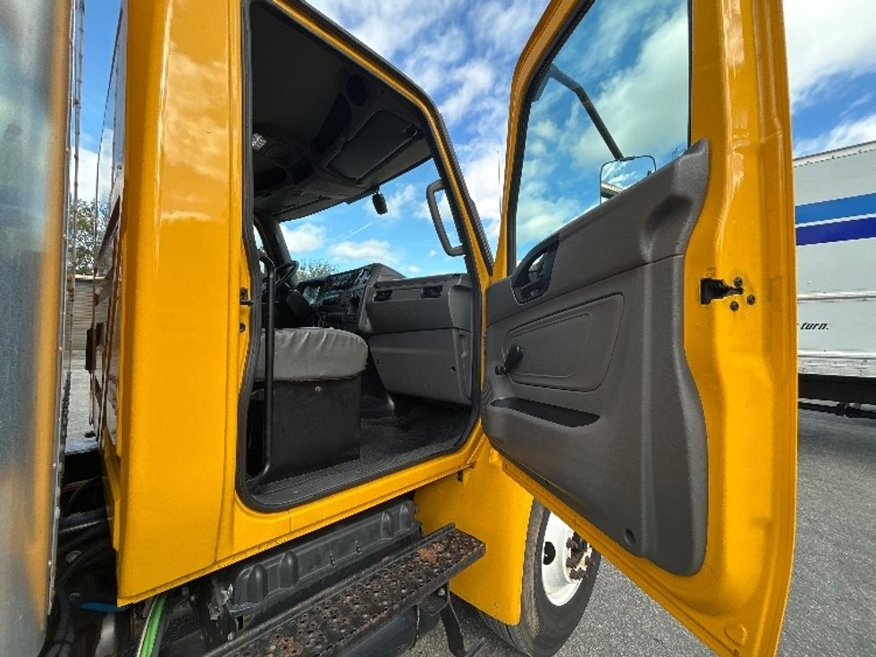 Medium Duty Box Truck-Light and Medium Duty Trucks-International-2021-MV607-Daytona Beach-FL-217,817\n\t\tmiles-$ 39,750 - Image 20