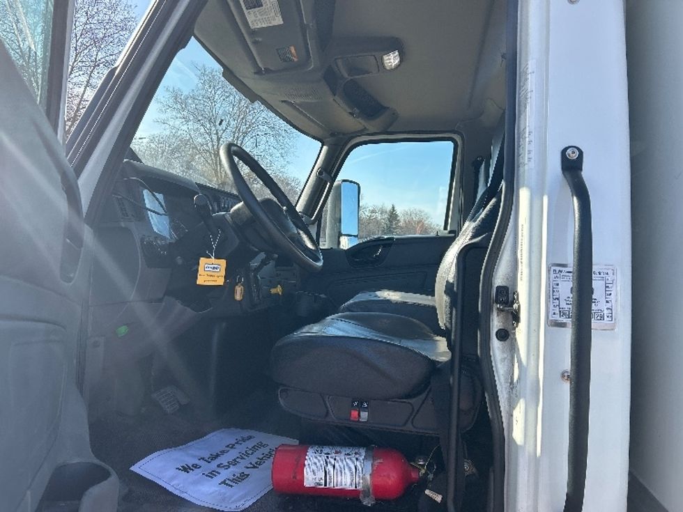 Medium Duty Box Truck-Light and Medium Duty Trucks-International-2021-MV607-De Pere-WI-132,272\n\t\tmiles-$ 59,750 - Image 16
