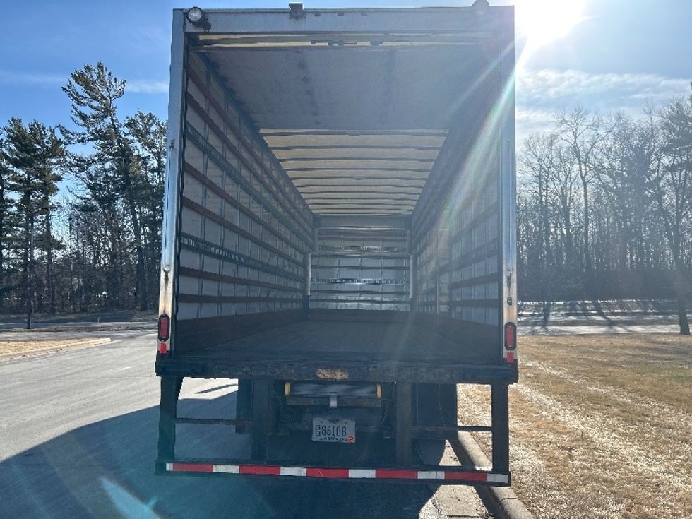 Medium Duty Box Truck-Light and Medium Duty Trucks-International-2021-MV607-De Pere-WI-132,272\n\t\tmiles-$ 59,750 - Image 8