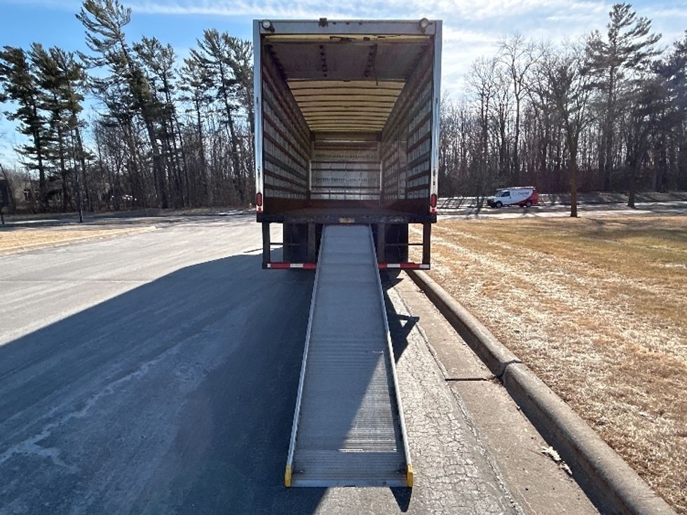 Medium Duty Box Truck-Light and Medium Duty Trucks-International-2021-MV607-De Pere-WI-132,272\n\t\tmiles-$ 59,750 - Image 9